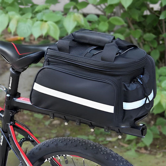 sacoche porte bagage velo dans parc
